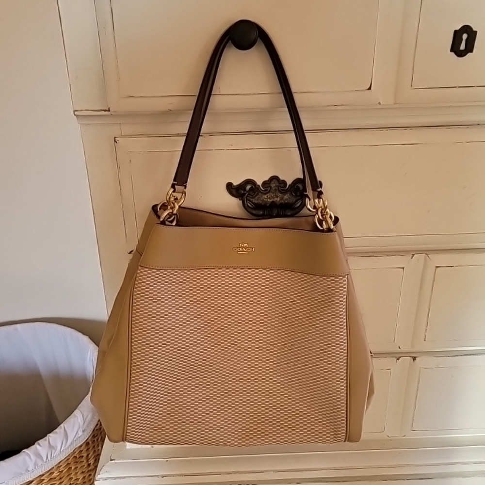 Coach Lexy Beige Legacy Jacquard Women's Bag - Not yellow tone - Excellent! - Picture 3 of 16